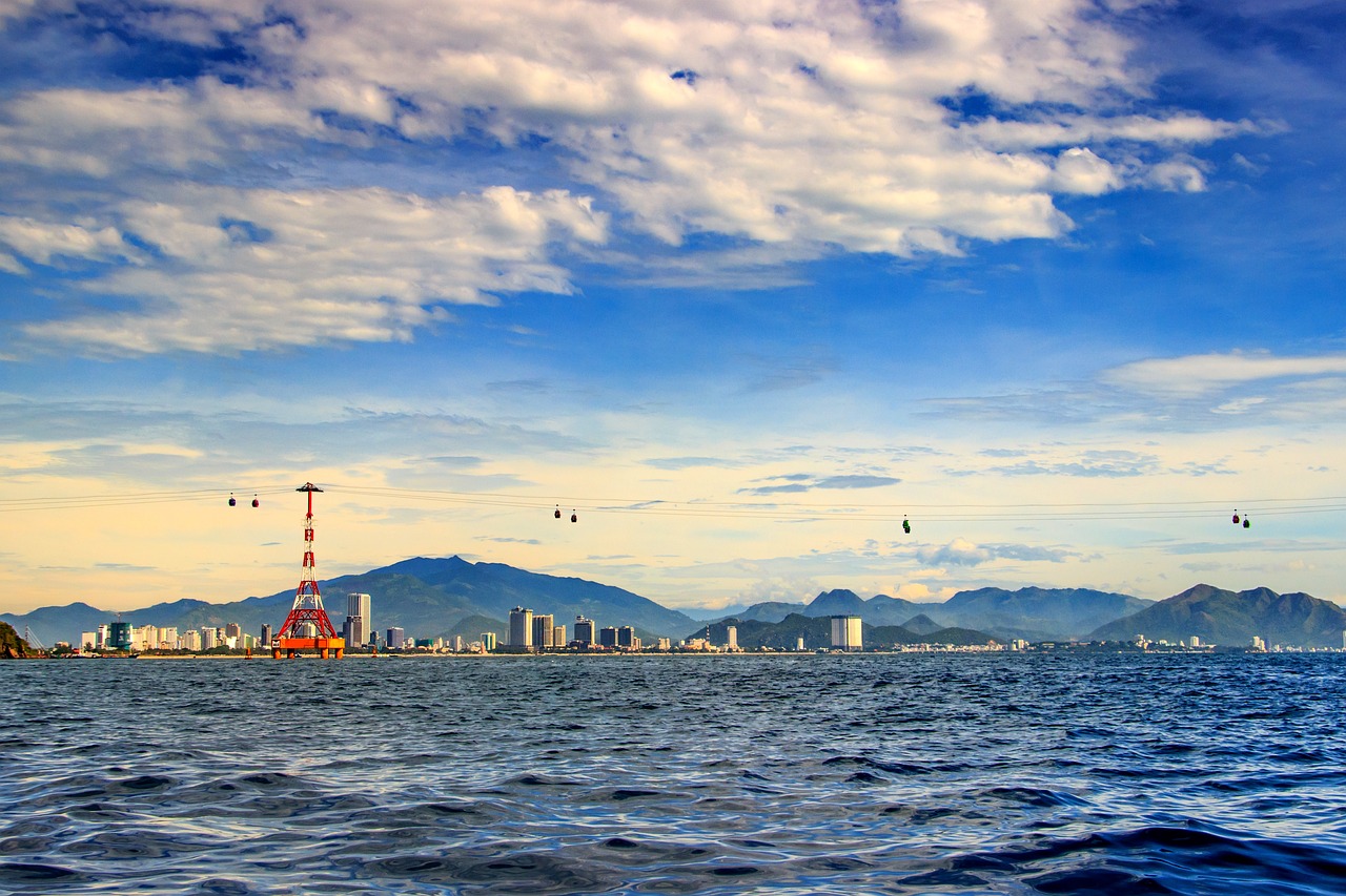 青島街頭新風貌，現代都市與海洋文化的和諧交融