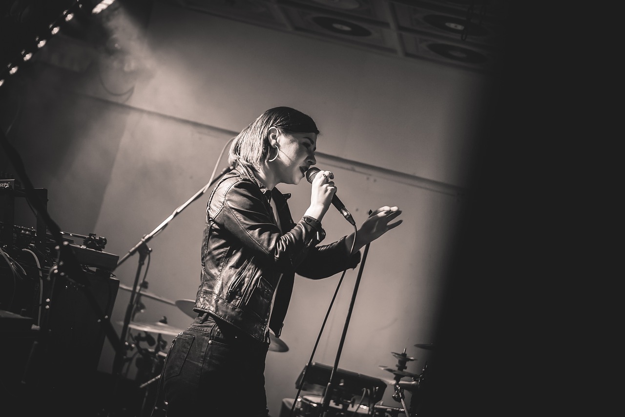 最新英超歌曲，賽場上的激情旋律