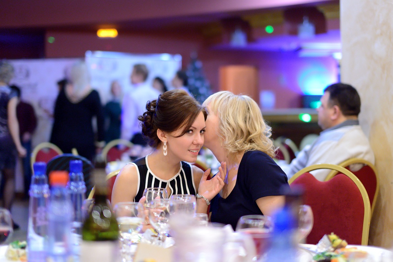 探索都市夜晚的愛情新紀(jì)元,最新夜愛專題報道