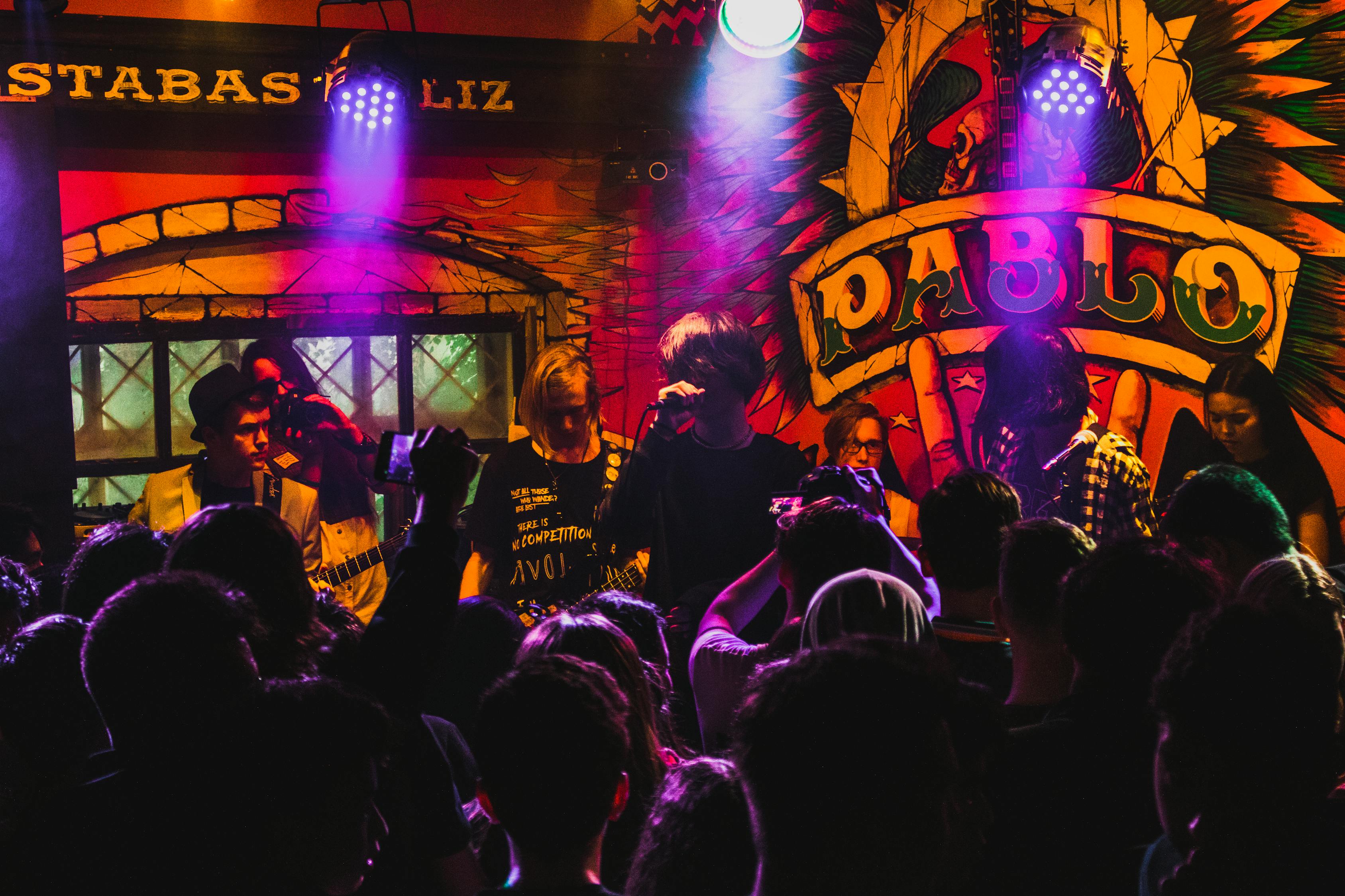 吳鳳花最新演唱,音樂舞臺上的璀璨綻放