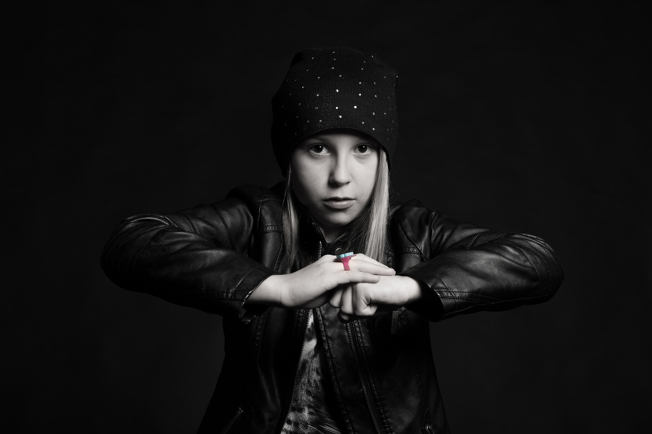 楊洋最新寸頭造型,時尚魅力的全新演繹