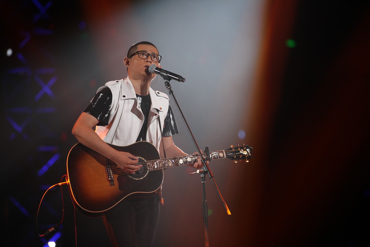 二四六好彩7777788888林子祥演唱，EE86.1.4之對(duì)比分析