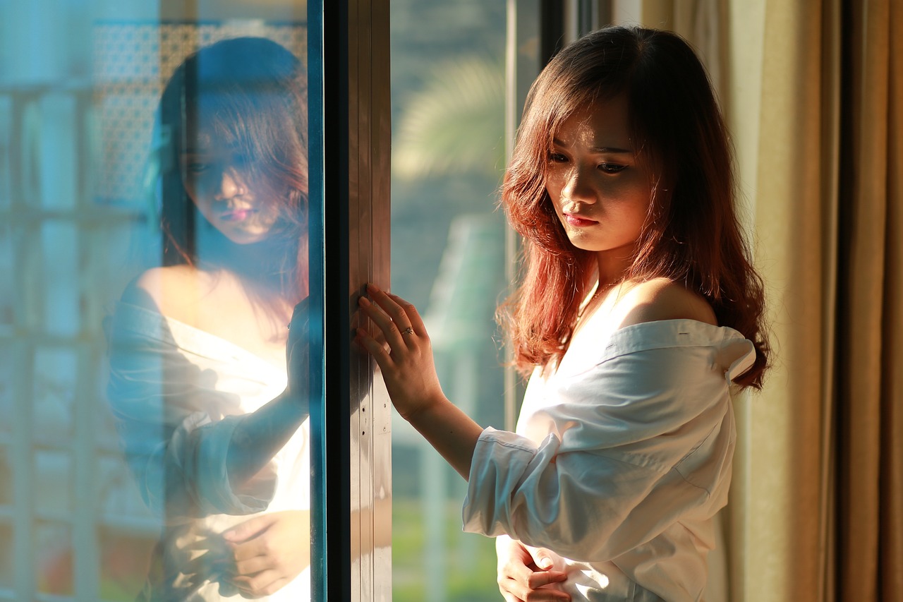 倪妮最新大片，星光璀璨下的時(shí)尚魅力