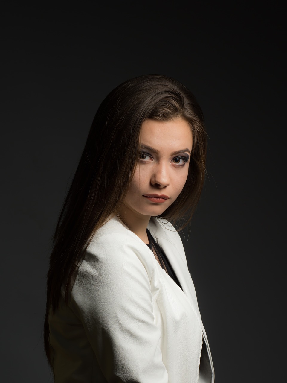 周迅機場最新曝光，時尚魅力與率性風采的完美結合