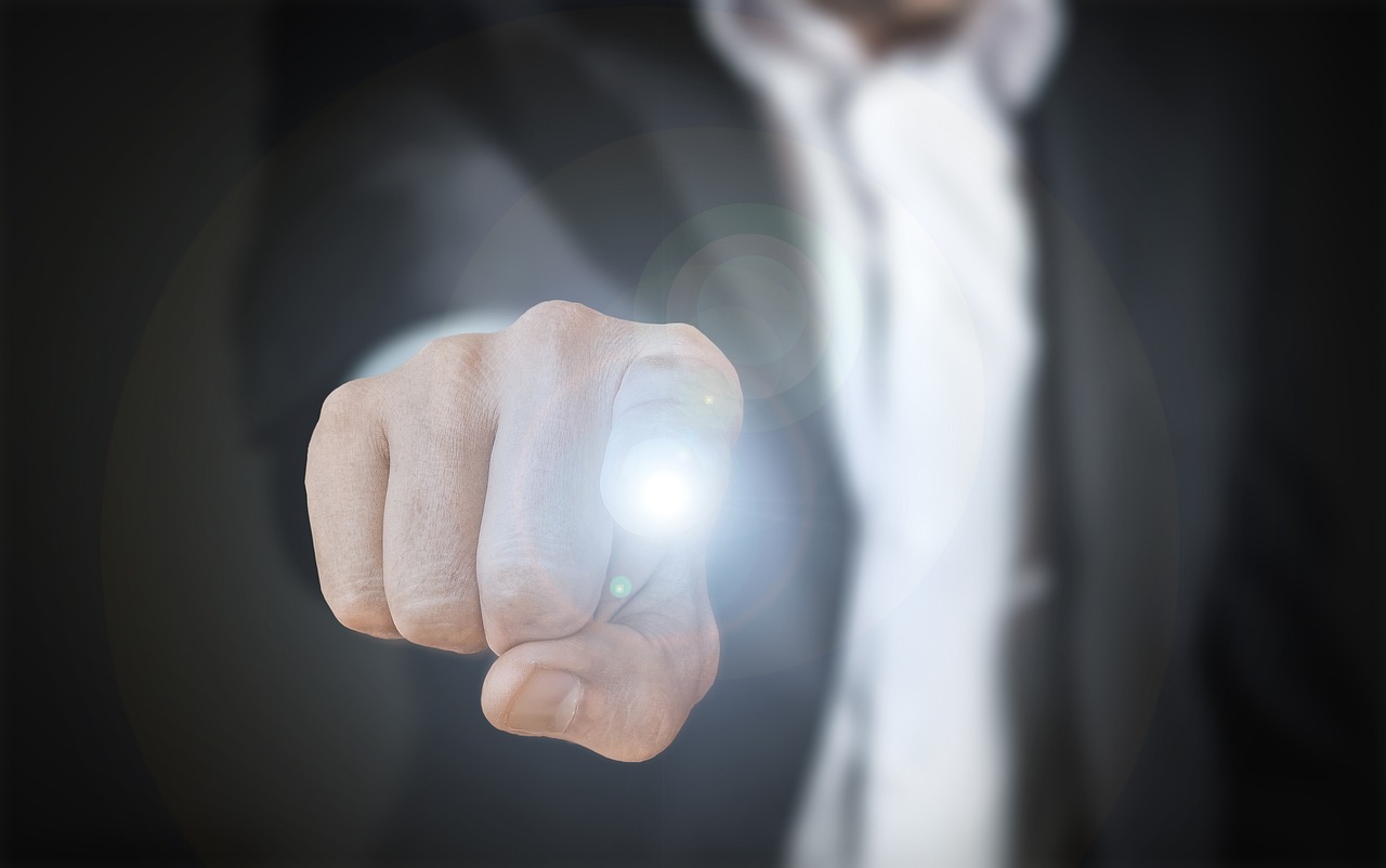 最新坑爹事件揭秘，真相背后引發(fā)的反思