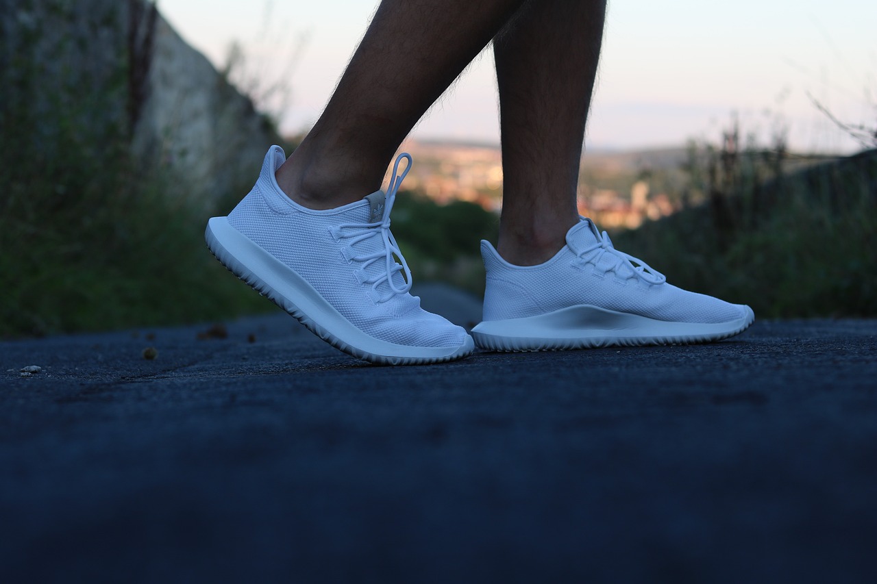 最新阿迪鞋，時尚、科技與運動的完美融合