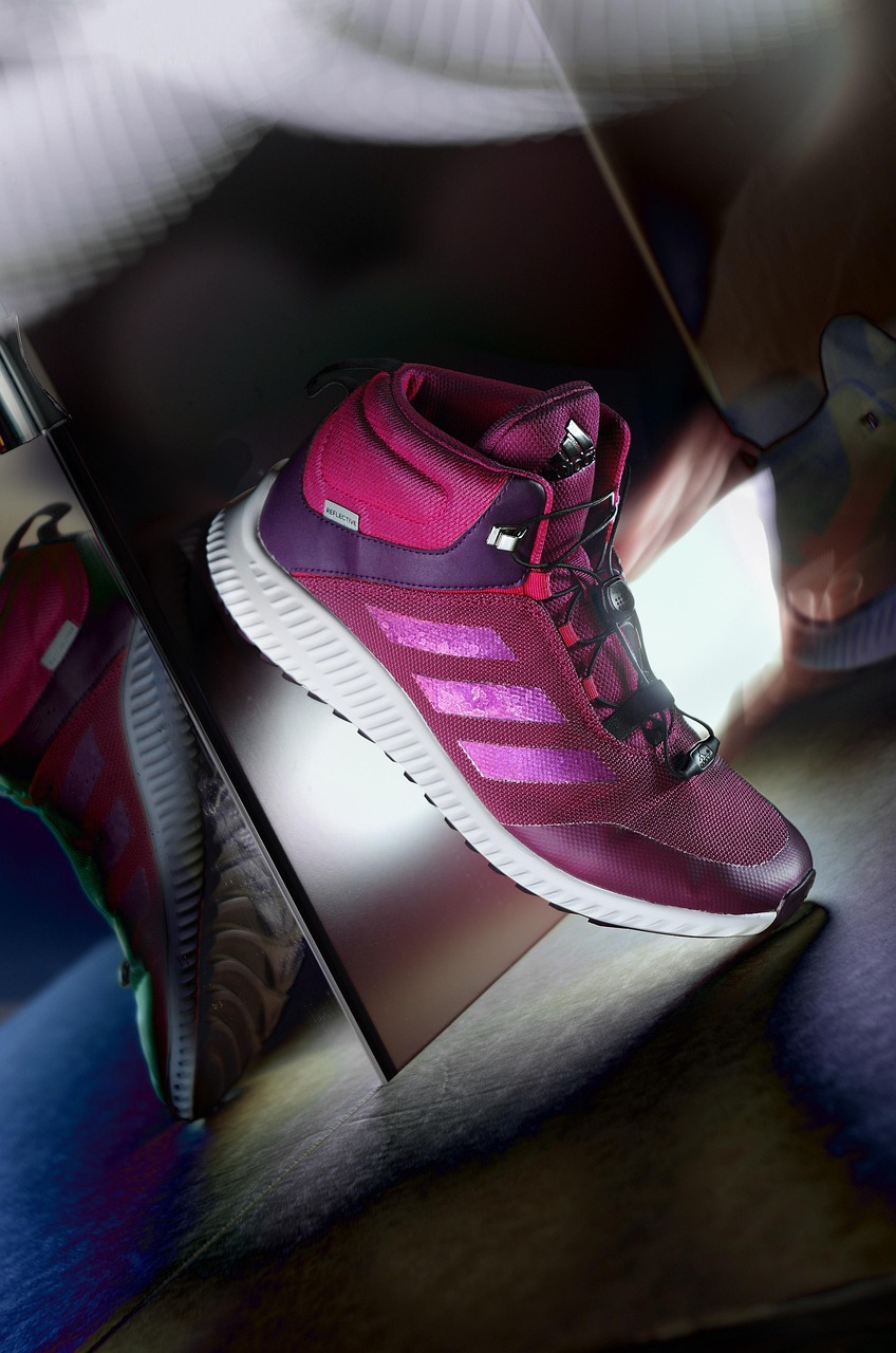 萬斯最新內標引領時尚潮流,成為新標桿