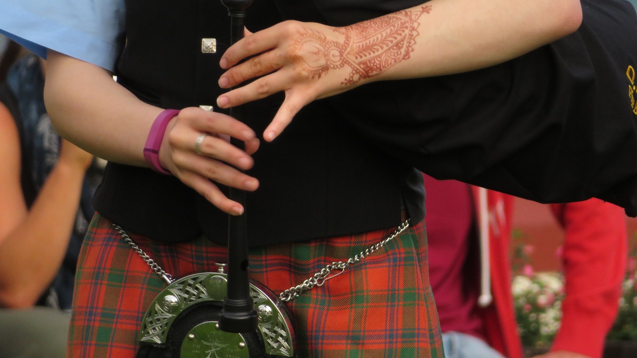 小探歌最新動態,音樂新潮與年輕人熱情相擁