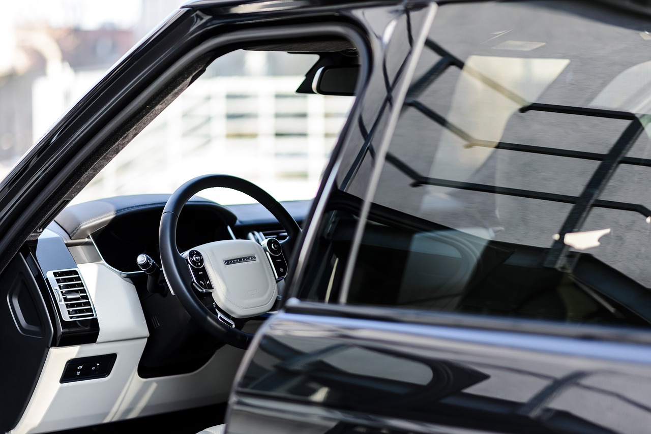 時尚潮流下的最新撩妹車，情感駕馭新體驗