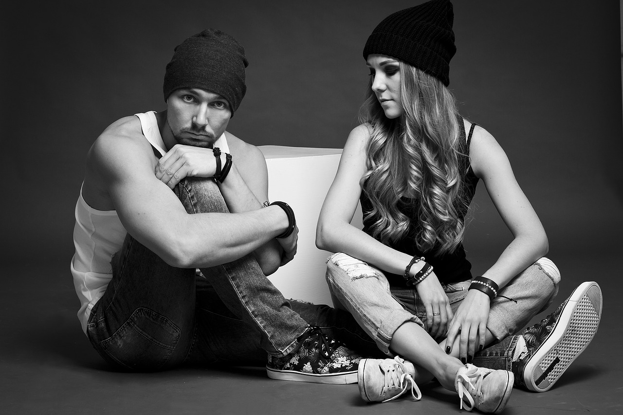 時尚潮流下的情侶頭像白頭,愛情的印記新風尚