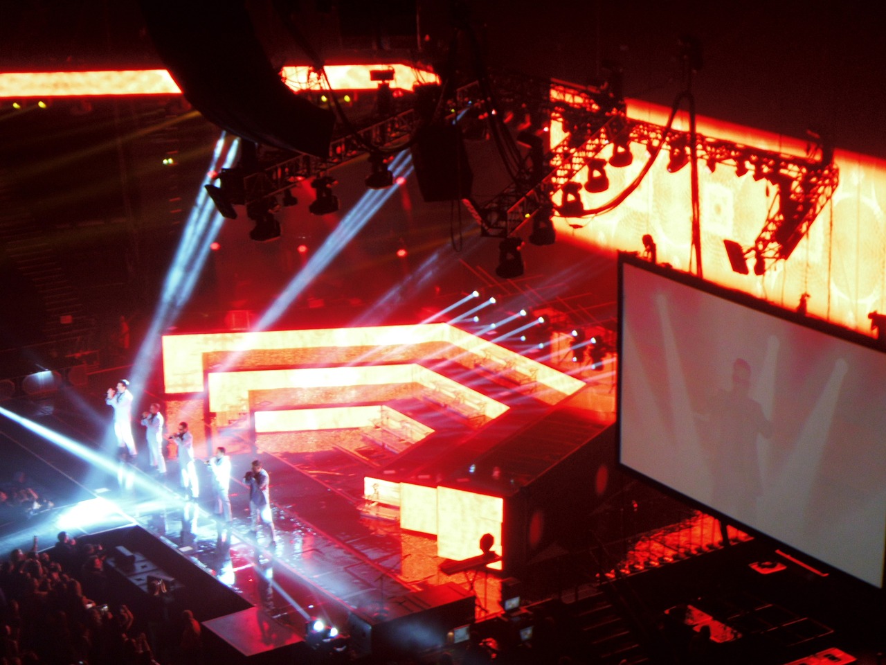 香港娛樂產業繁榮變遷，頂流明星引領潮流探索
