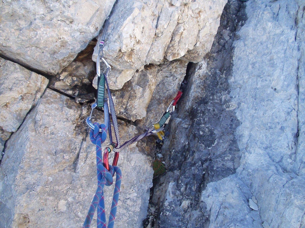 最新防控措施筑牢健康安全防線防線