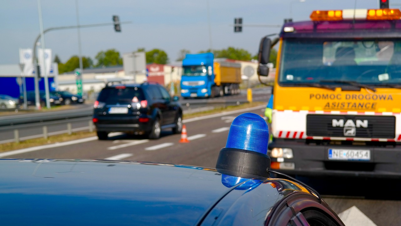 廣寧最新車(chē)禍?zhǔn)录疃冉馕雠c報(bào)道