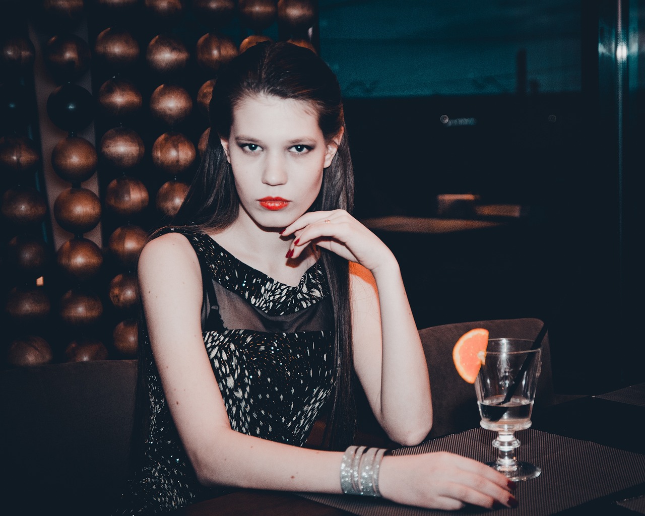 最新顯嫩發(fā)型,時(shí)尚潮流展現(xiàn)青春風(fēng)采