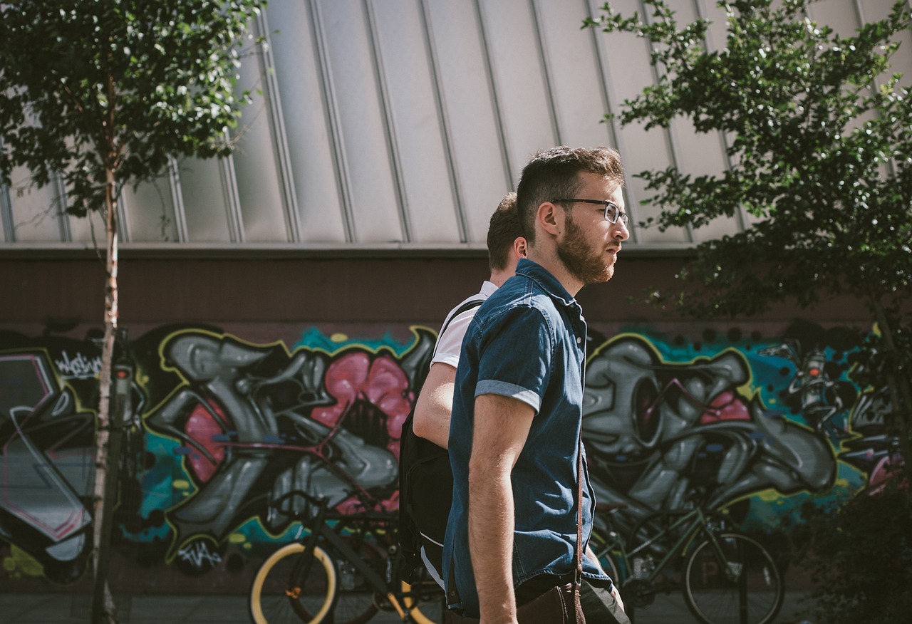 包貝爾新作品，勇敢探索藝術邊界的影視佳作