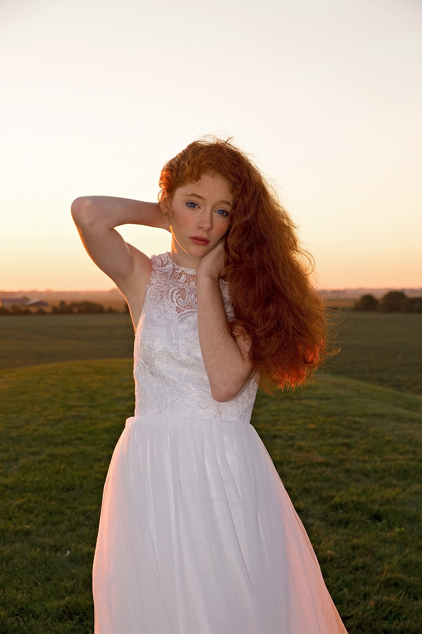 周冬雨最新壁紙,影視之星的魅力四溢風采