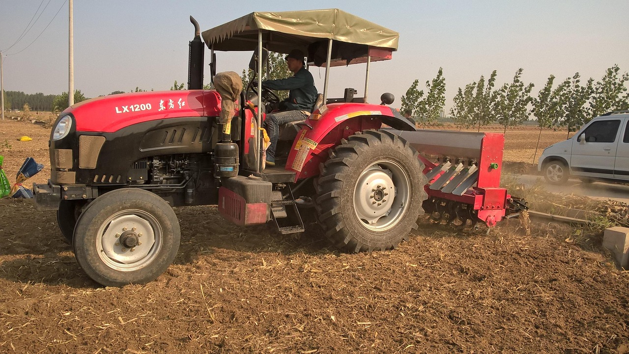 革新農業生產力,最新翻地機推動農業現代化發展