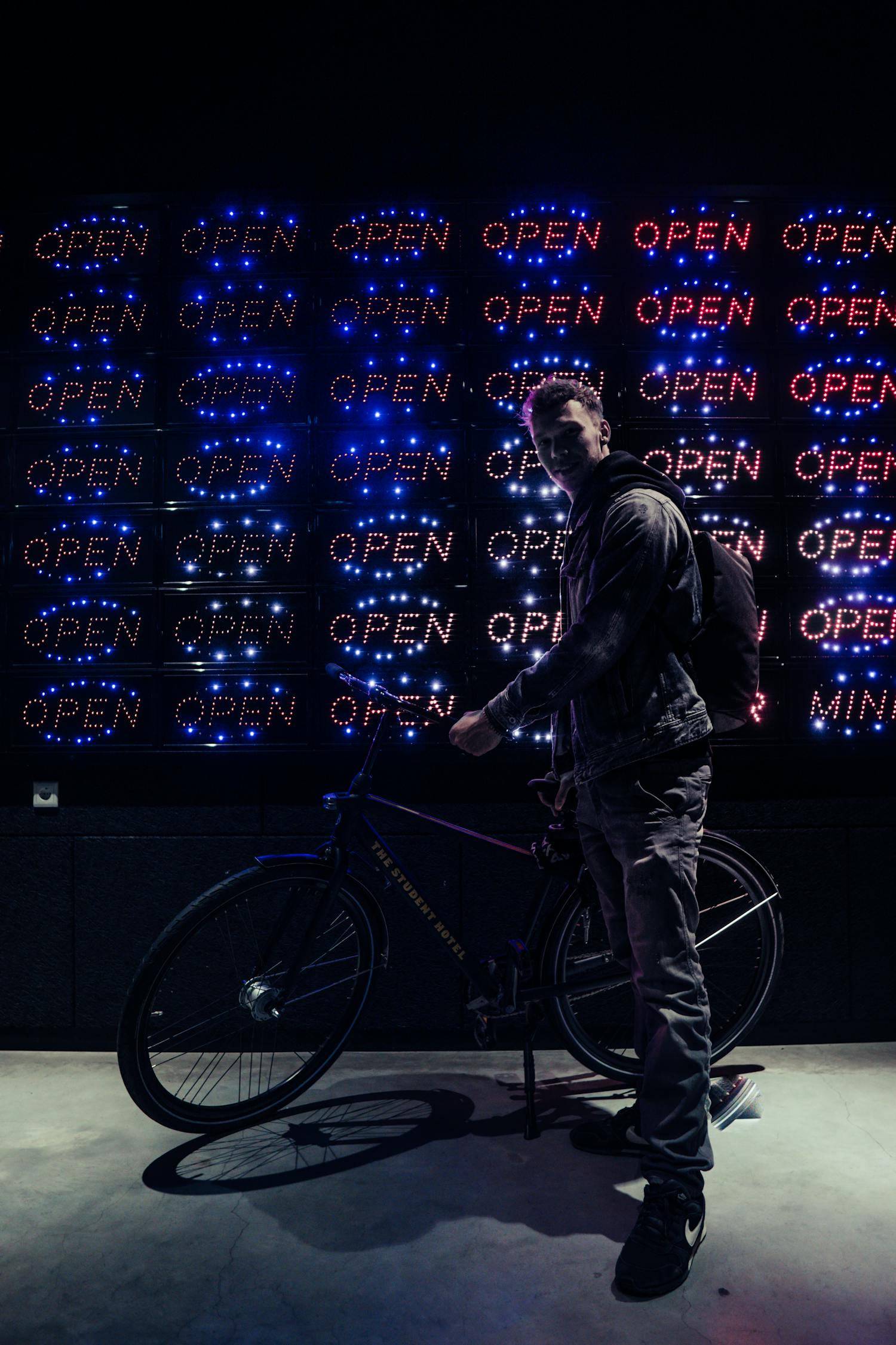 最新國模引領時尚潮流,重塑標桿魅力