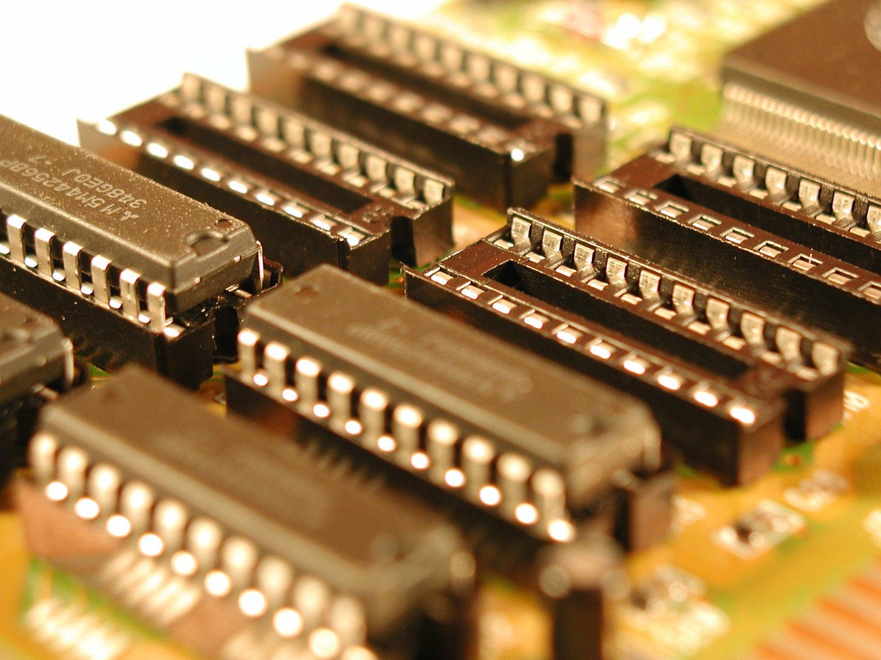 老板電器上市之路，回顧歷程，前瞻未來