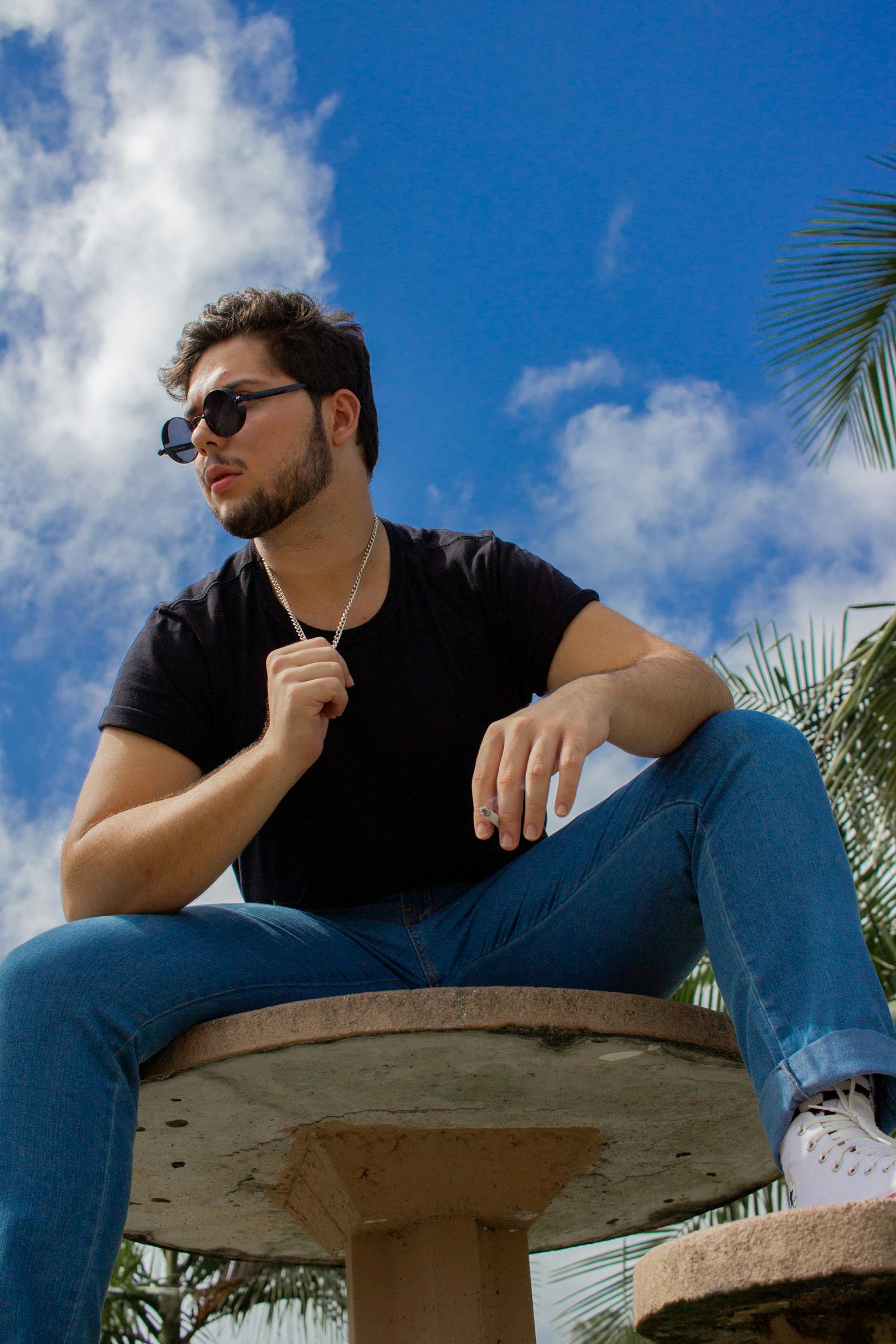 璀璨星光閃耀港影時代,記4月80年代香港男演員風采