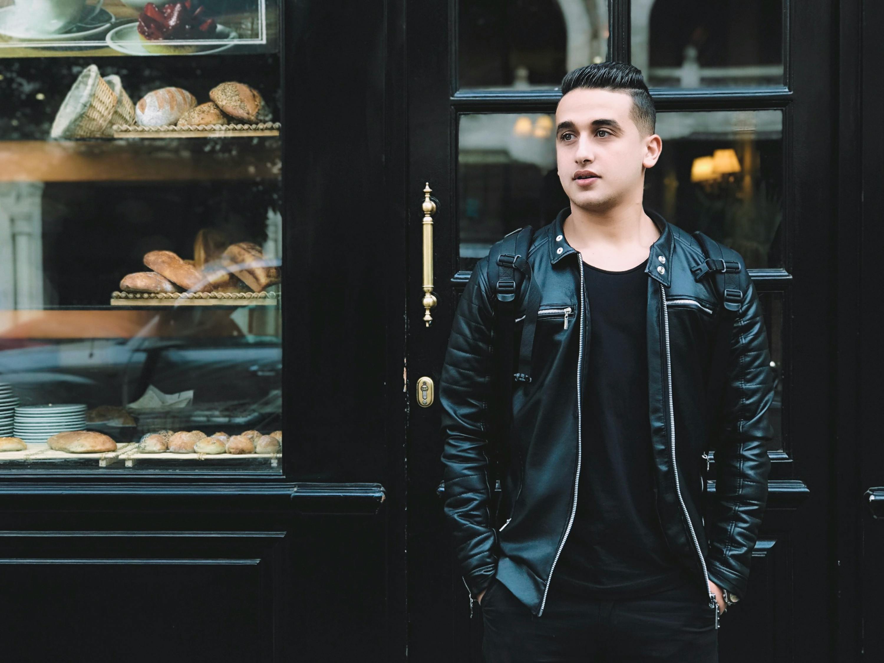 四月犀利哥風(fēng)采,時尚潮流引領(lǐng)者與社會正能量的典范