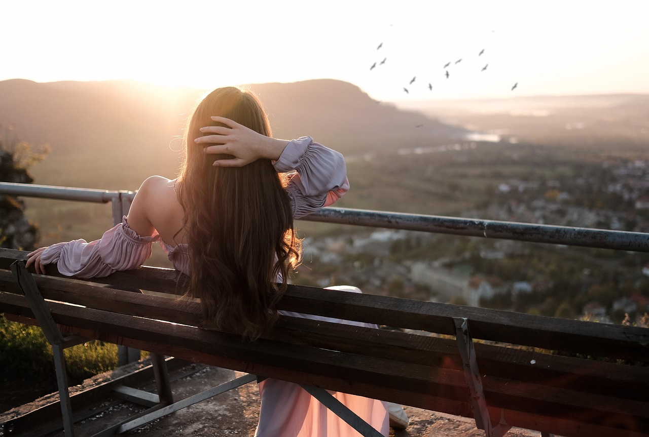 四月情侶網(wǎng)名的浪漫潮流