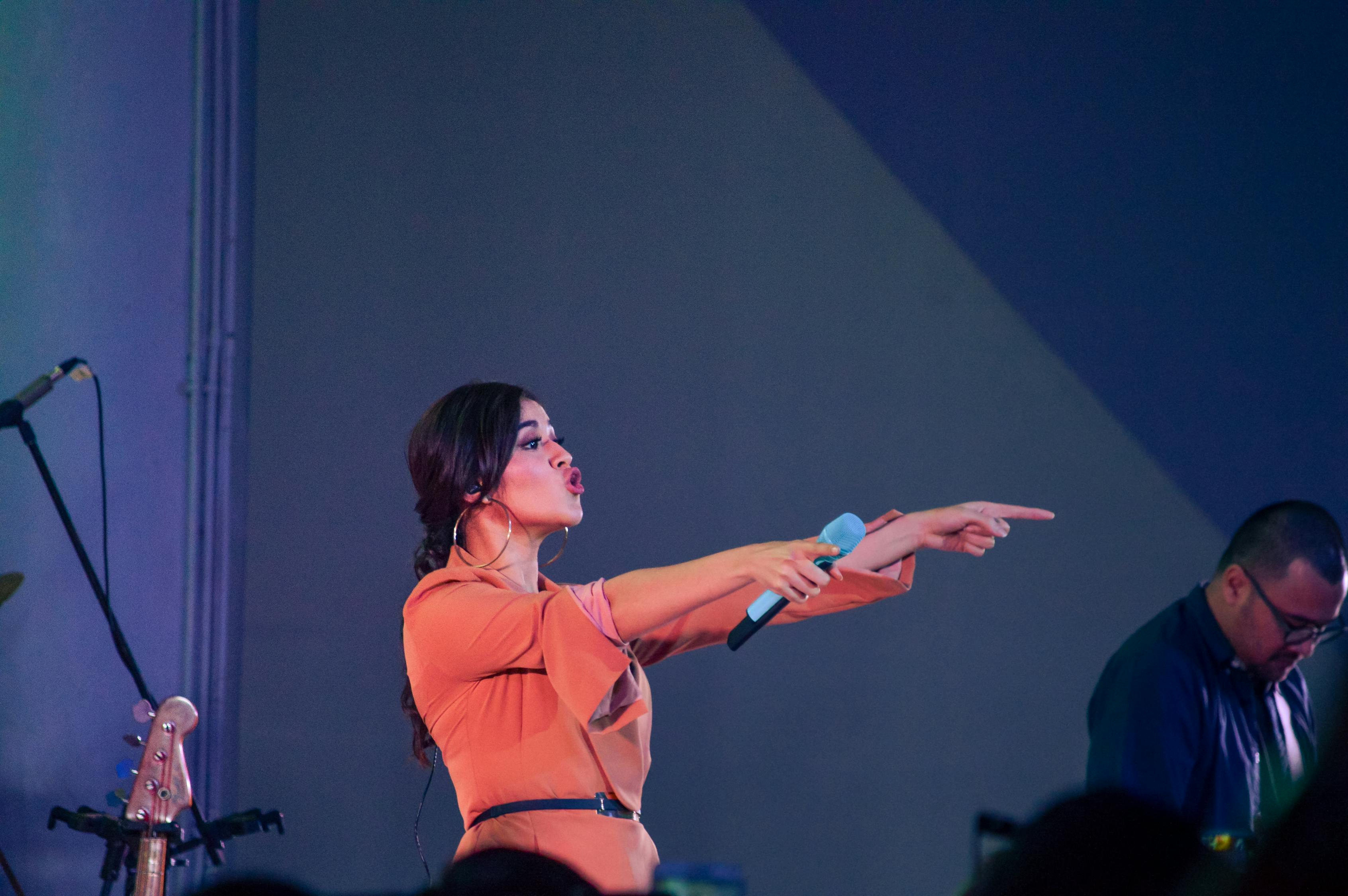 四月戀愛的犀牛演員，舞臺上的愛情與人生的交織