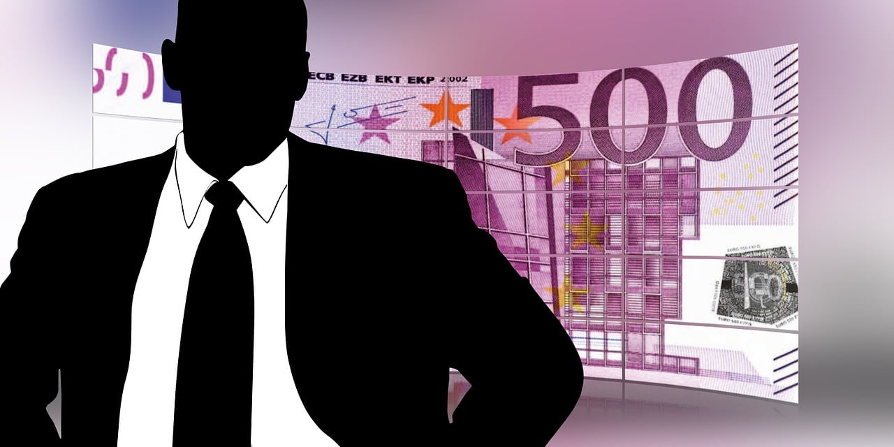 五月電影中的老板秘書形象深度解析