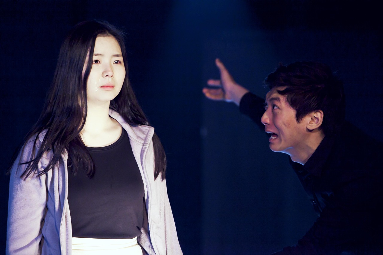 五月出軌圖片揭示現實,引發婚姻倫理反思