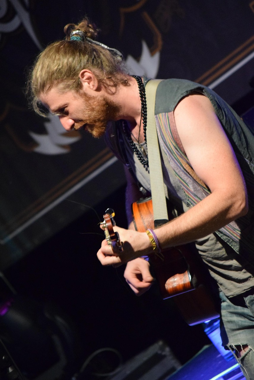 五月炎亞綸新歌發布,音樂之旅的新篇章