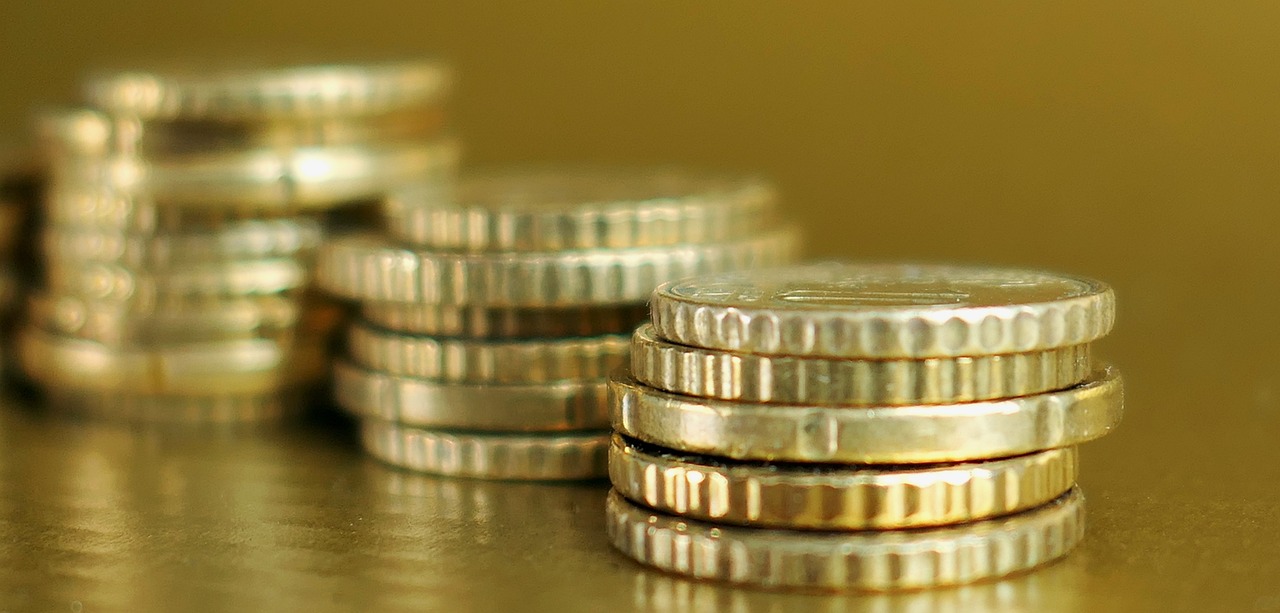 五月鉆石回收價格波動解析及影響因素探討