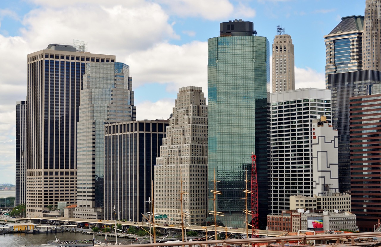 五月恒大上市公司,蓬勃發展與挑戰并存