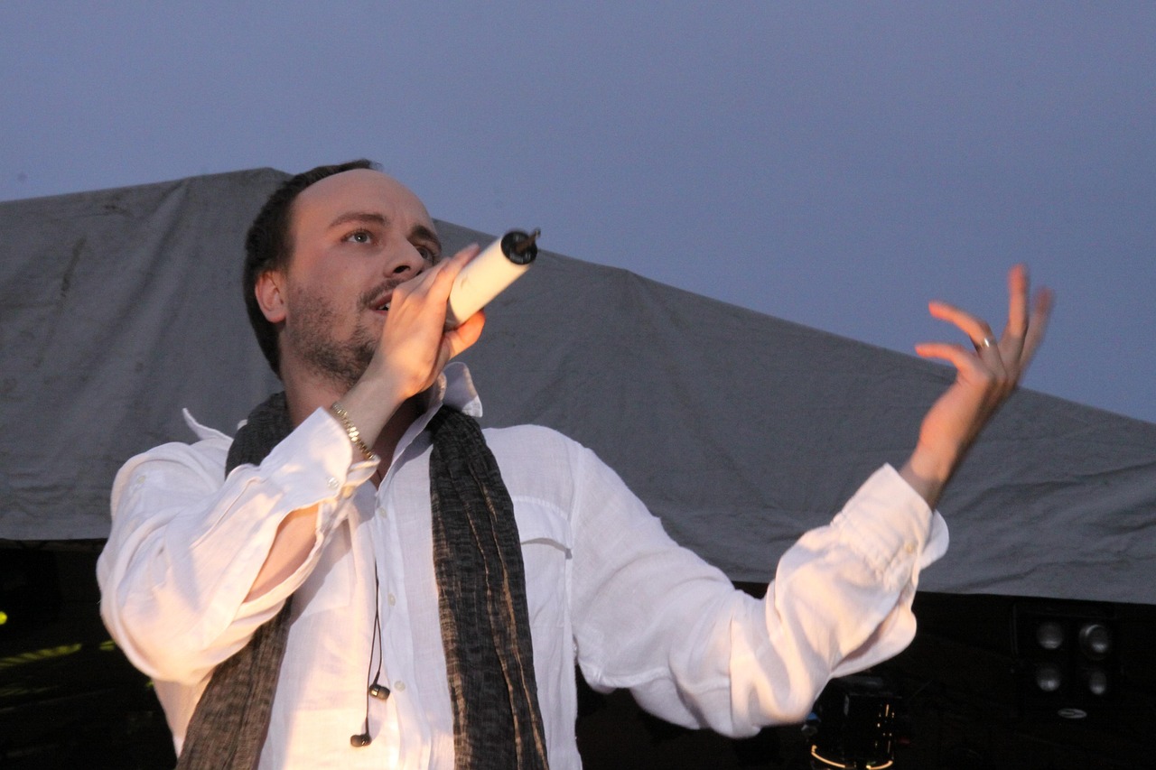 聶遠主演五月熒屏熱播劇，展現五月熒屏之星風采