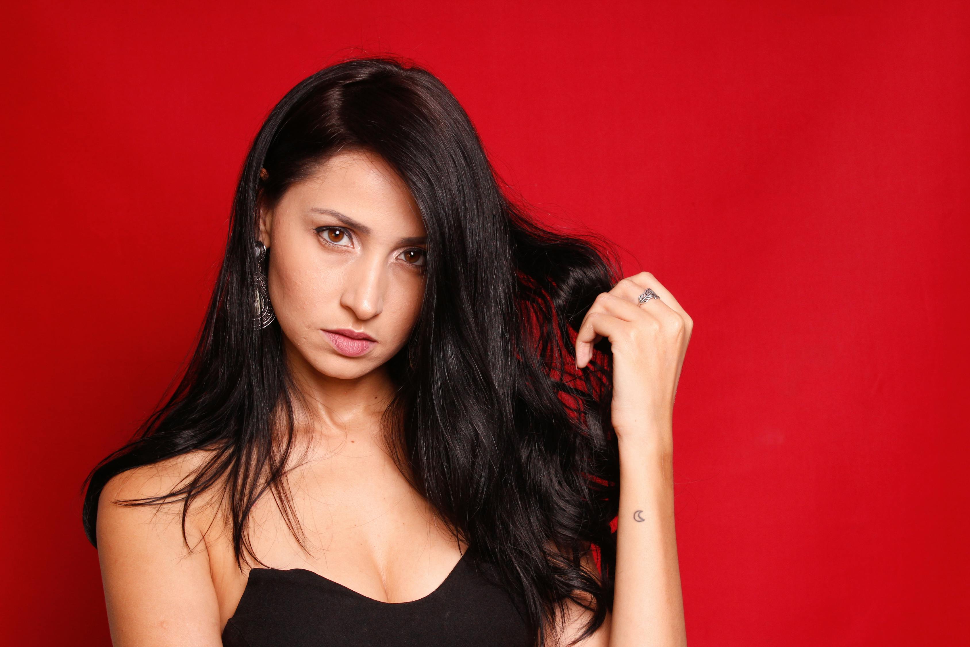 五月陌妻,迷人情節的誘惑