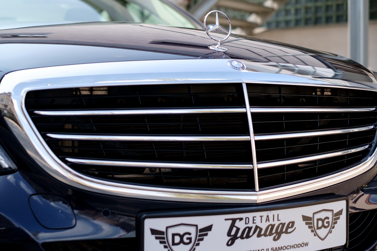 五月奔馳新款C級轎車精工細琢引領豪華轎車新風潮