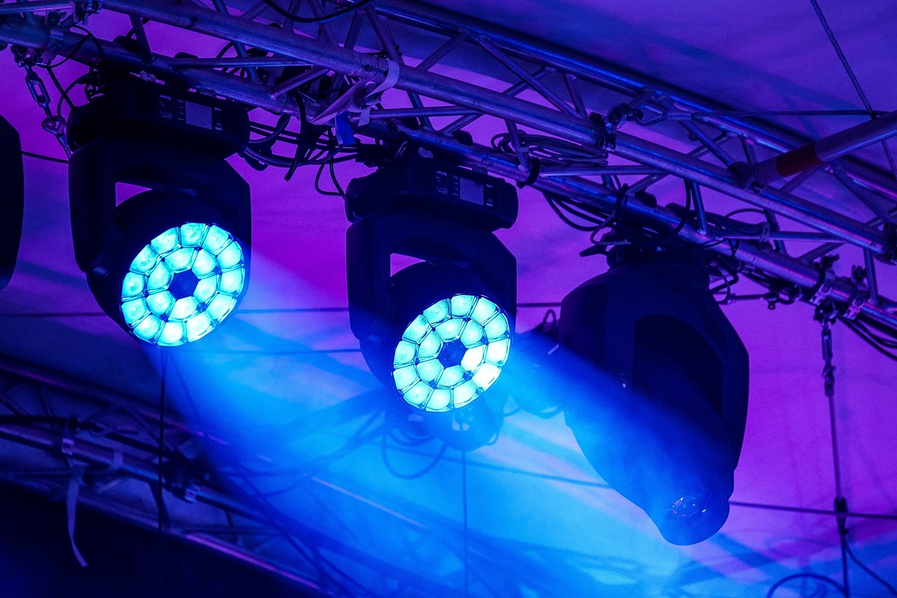 五月動(dòng)漫的感人瞬間,情感與藝術(shù)的交織之美